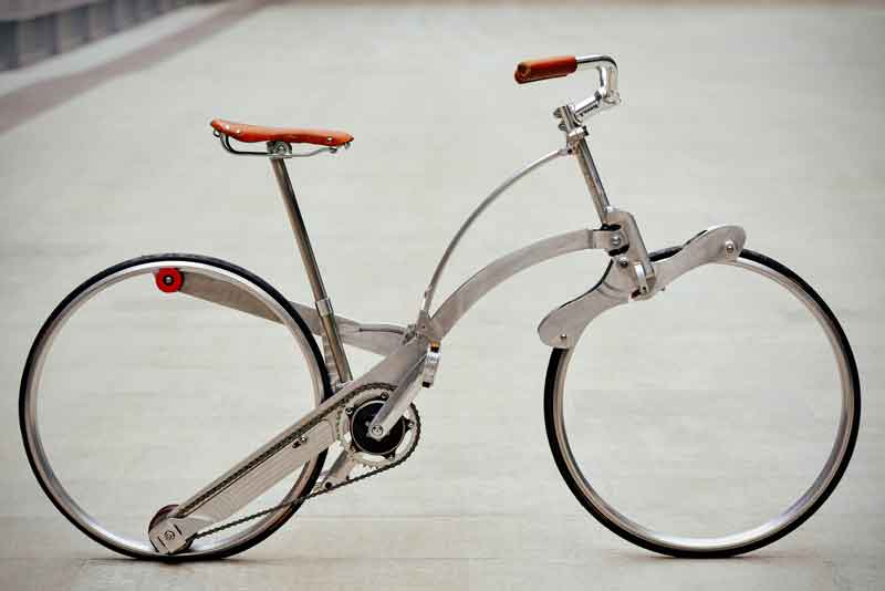 Illustration for article titled This Hubless Bicycle Folds to the Size of an Umbrella